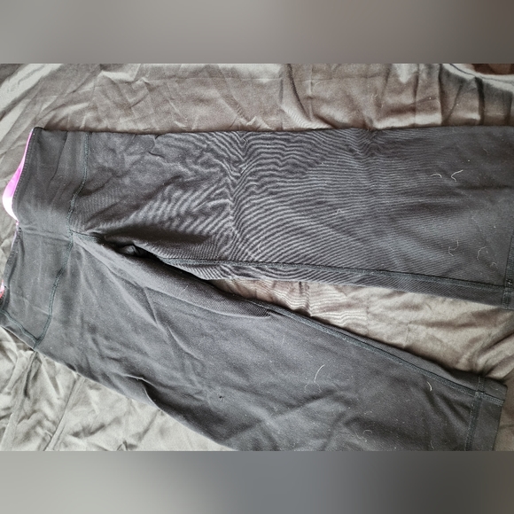 Lulu lemon reversible crop flare legging - Picture 4 of 4